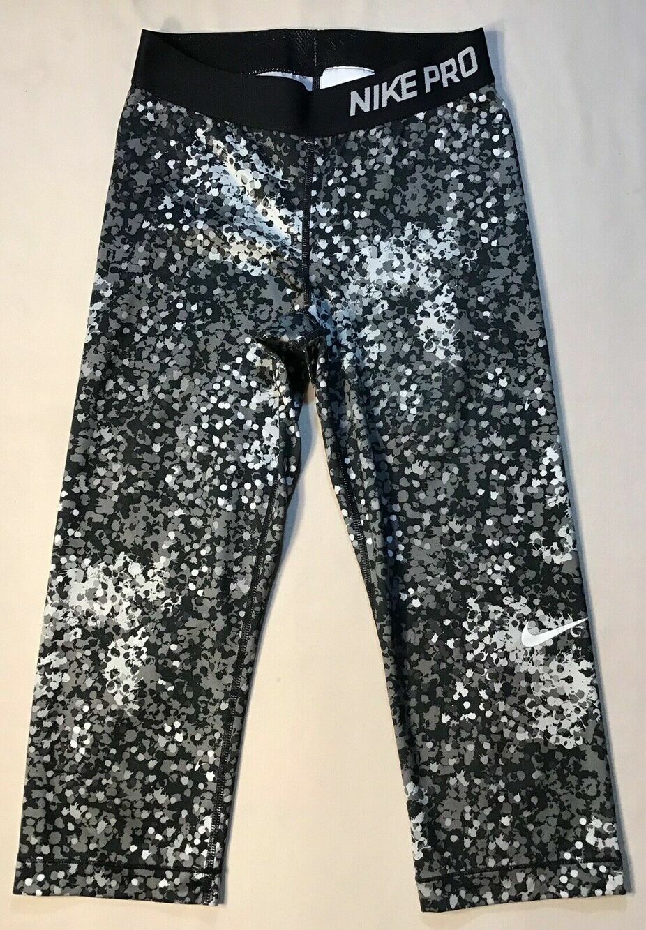 Nike Pro Womens Performance Capri. Size XS